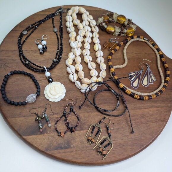 Vintage to Now Jewelry Lot - Boho Beach Neutrals - Picture 12 of 16